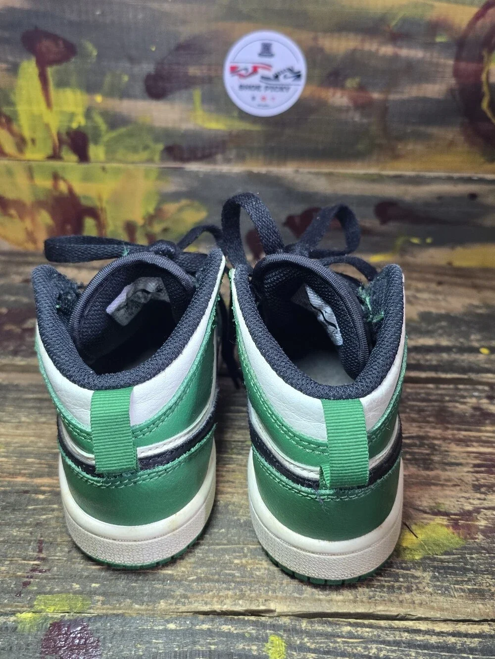 Nike Air Jordan 1 Mid SE Kids Shoes Size 11C Pine Green BQ6932-301 Used